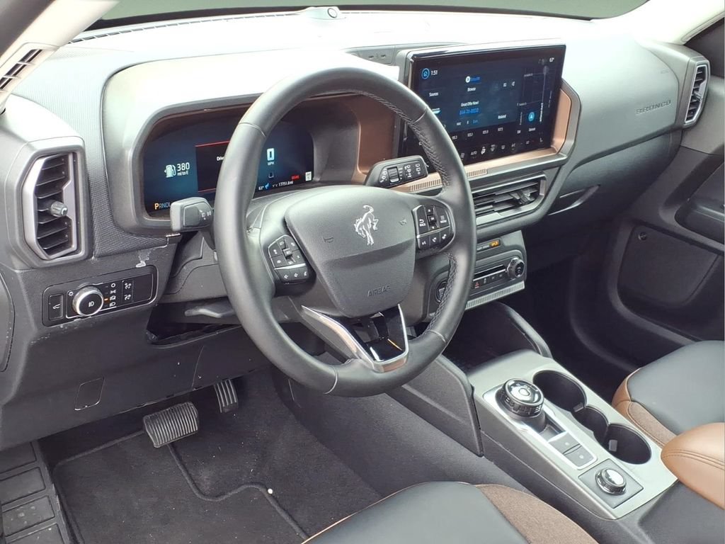 Used 2025 Ford Bronco Sport Outer Banks w/ Outer Banks Tech Package+ AWD/4WD image 3
