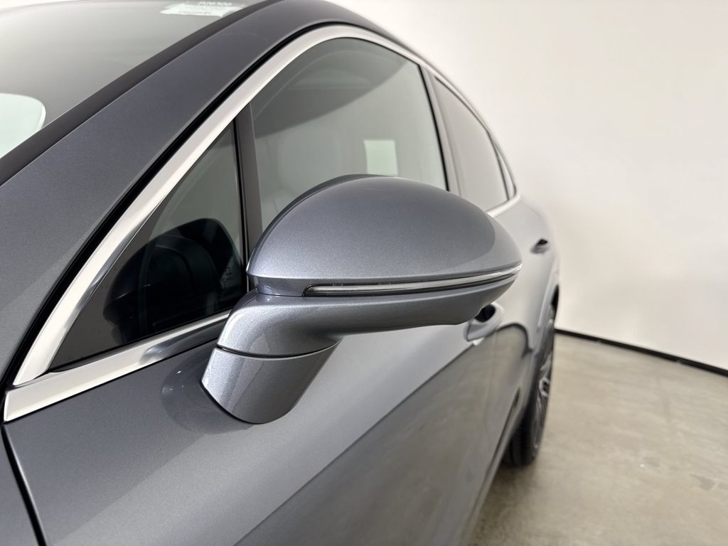 New 2026 Porsche Cayenne Coupe AWD/4WD image 12