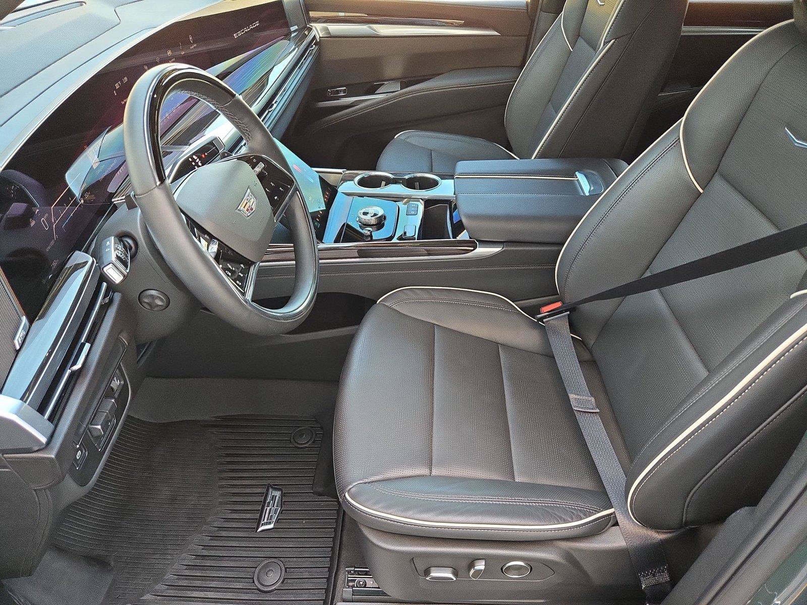 Used 2026 Cadillac Escalade Luxury w/ LPO, Floor Liner Package RWD image 11