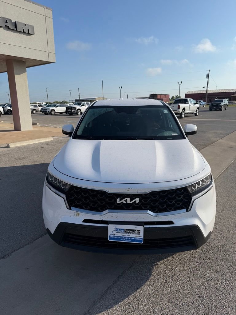 Used 2022 Kia Sorento LX image 6