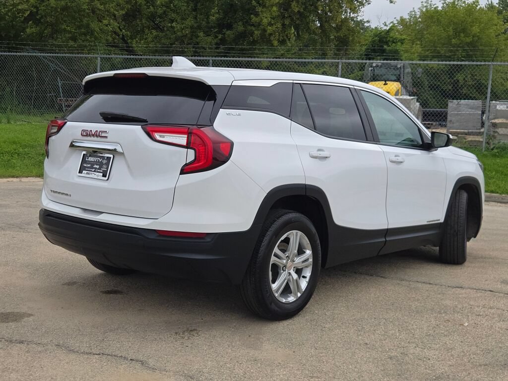 Used 2024 GMC Terrain SLE FWD image 15