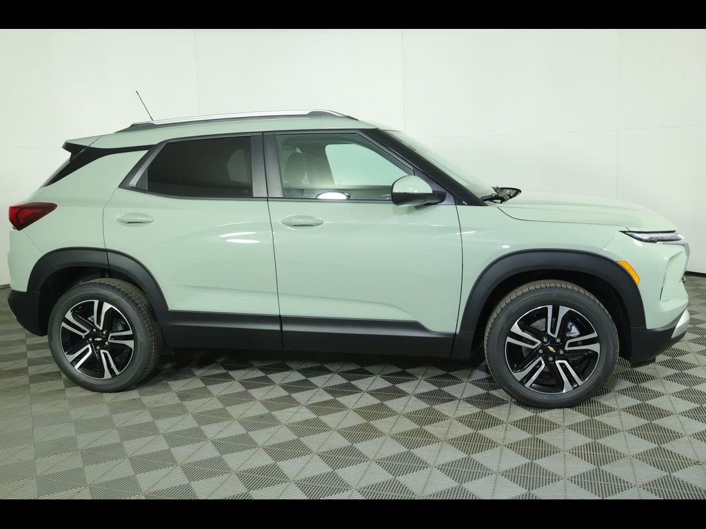 New 2026 Chevrolet TrailBlazer LT w/ Convenience Package image 2
