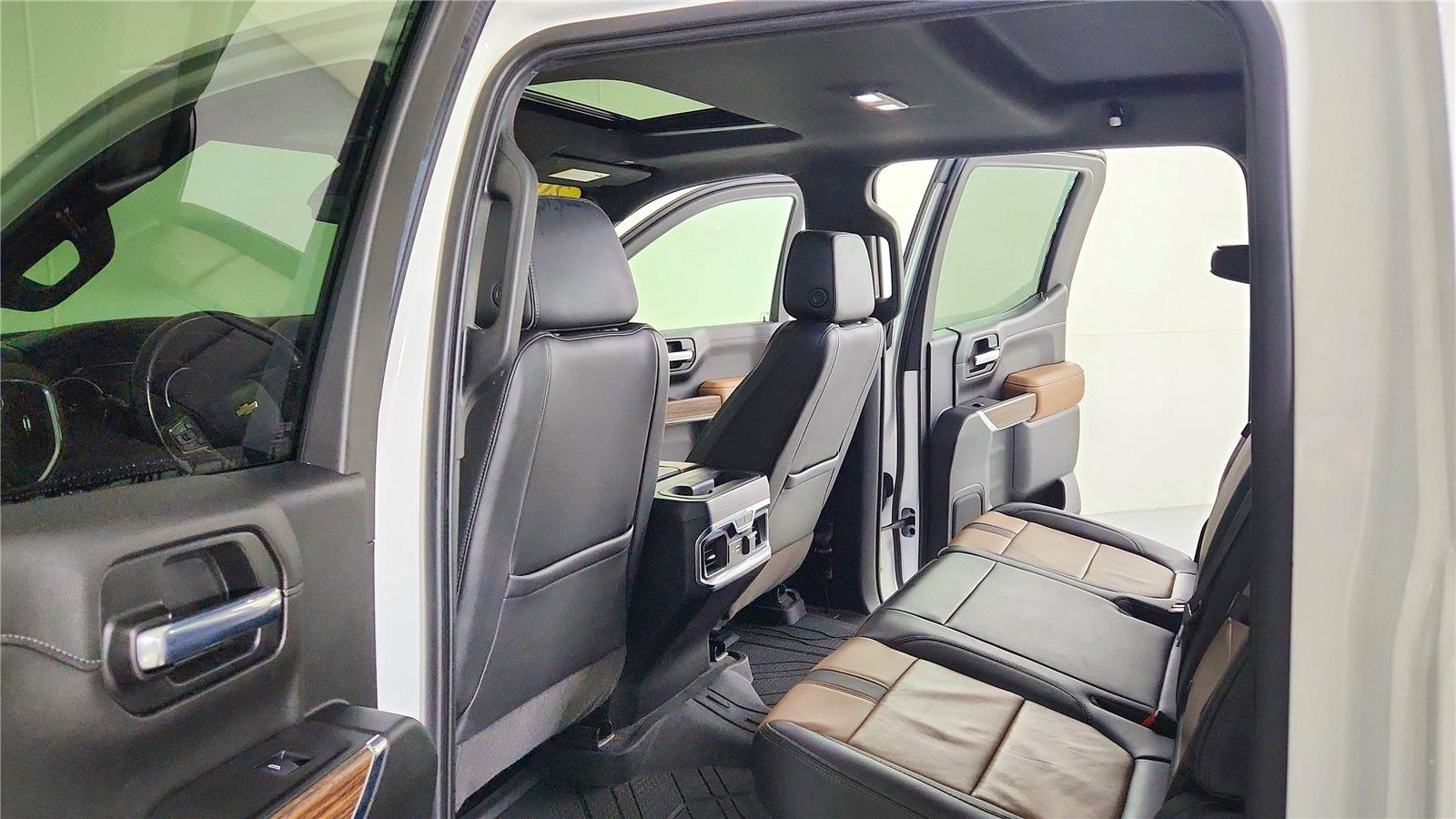 Used 2021 Chevrolet Silverado 1500 High Country image 37