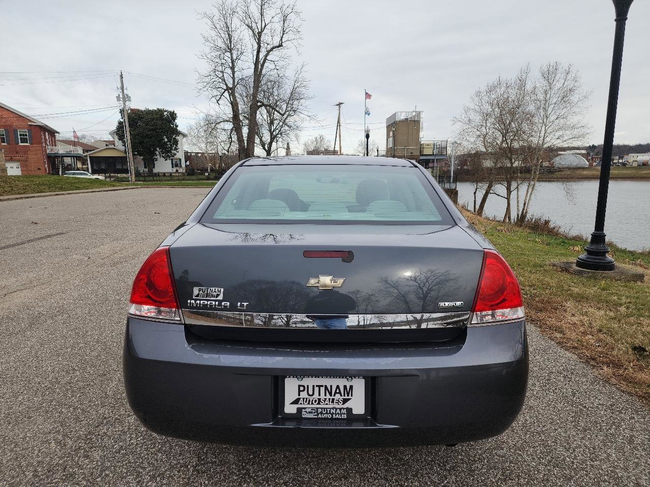 Used 2010 Chevrolet Impala LT FWD image 4