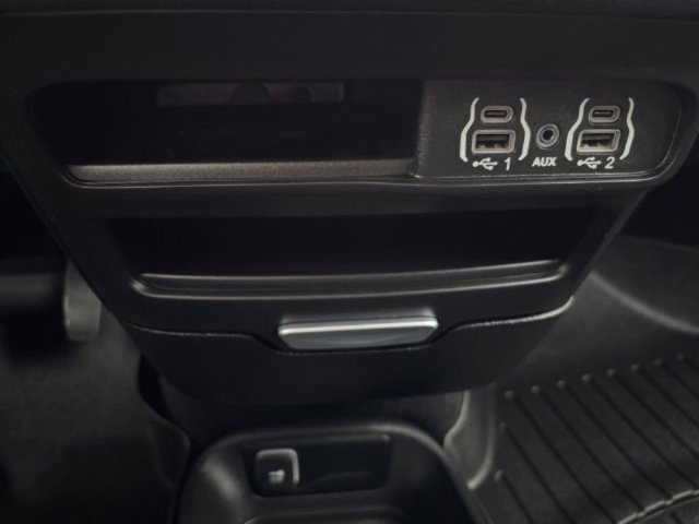 Used 2024 Chrysler Pacifica Touring FWD image 22