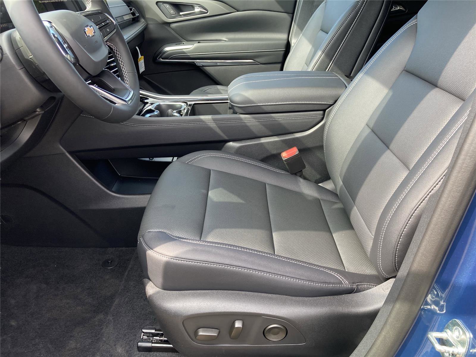 New 2026 Chevrolet Traverse LT w/ Driver Confidence Package image 13