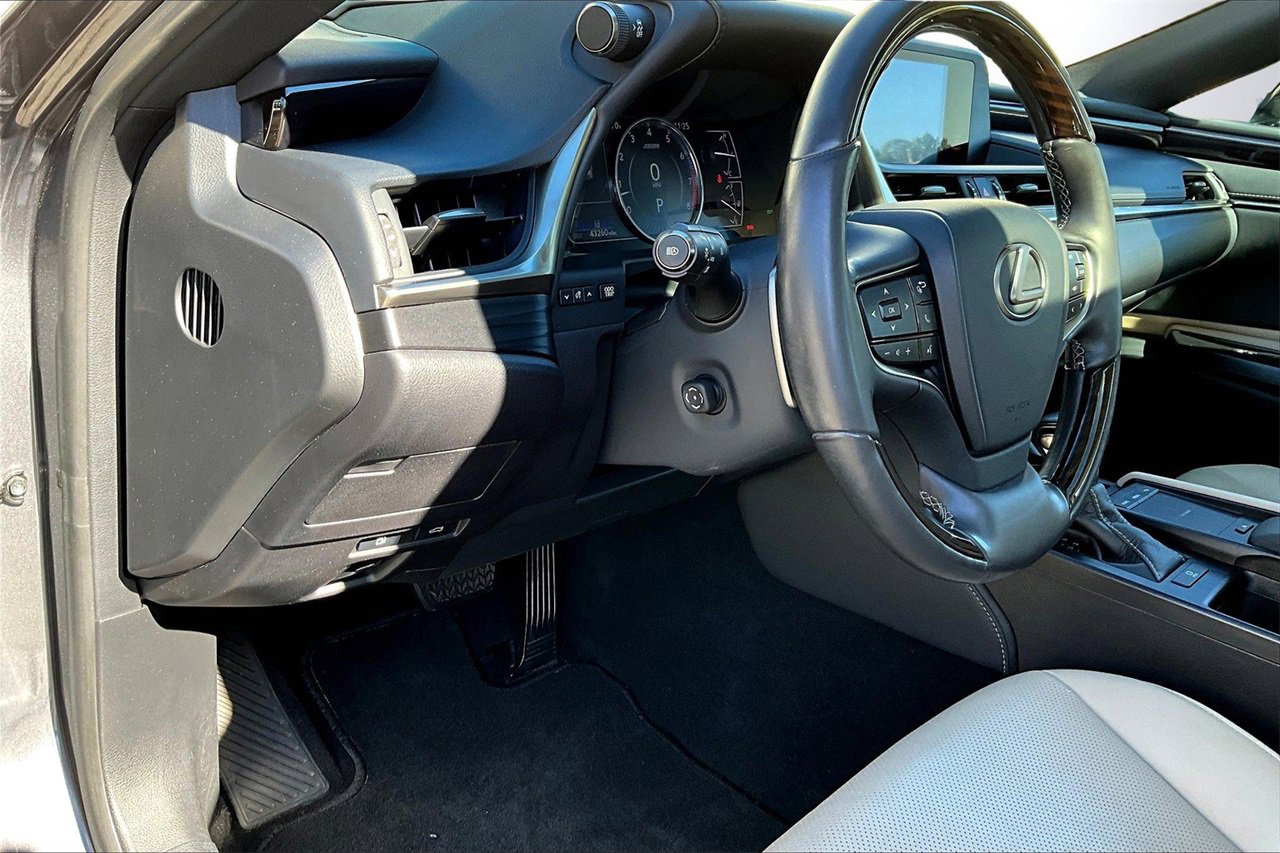 Used 2021 Lexus ES 350 w/ Premium Package image 18