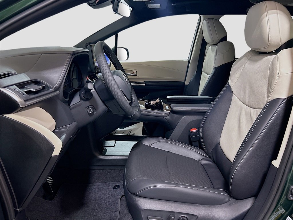 New 2026 Toyota Sienna Limited image 19