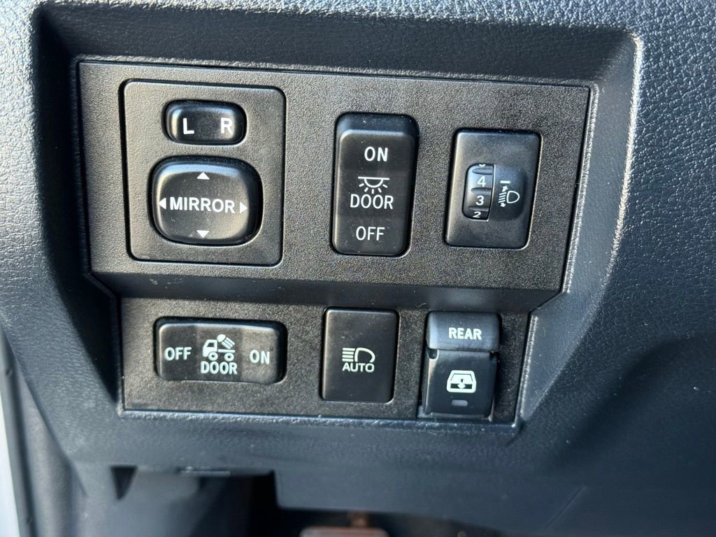 Used 2018 Toyota Tundra SR5 image 19