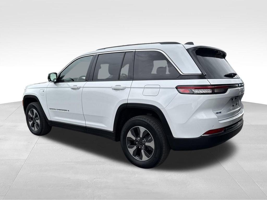 Used 2023 Jeep Grand Cherokee 4WD 4xe w/ Luxury Tech Group II image 6
