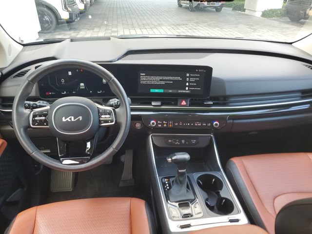 Certified 2025 Kia Carnival SX Prestige FWD image 12