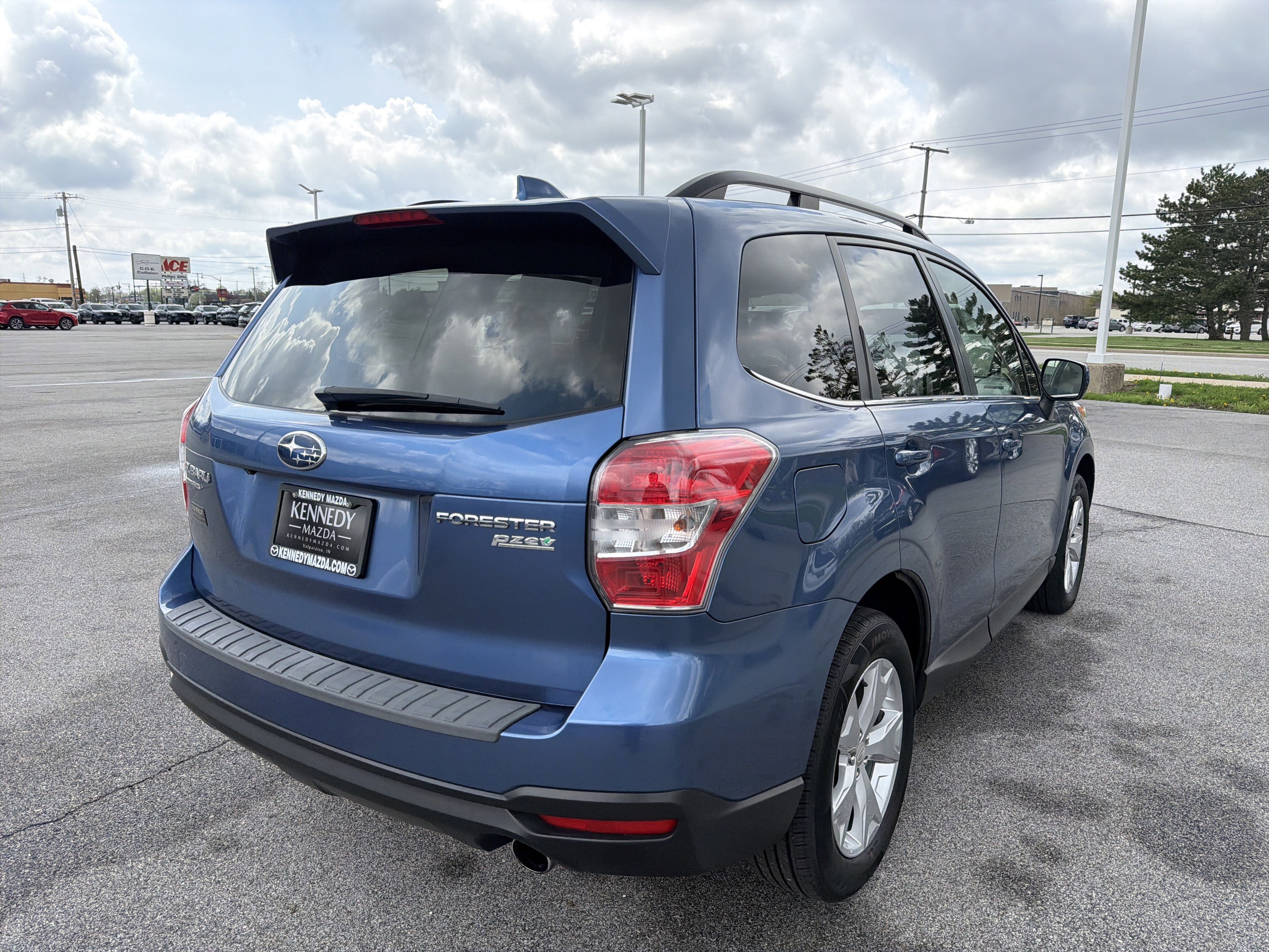 Used 2016 Subaru Forester 2.5i Limited image 3
