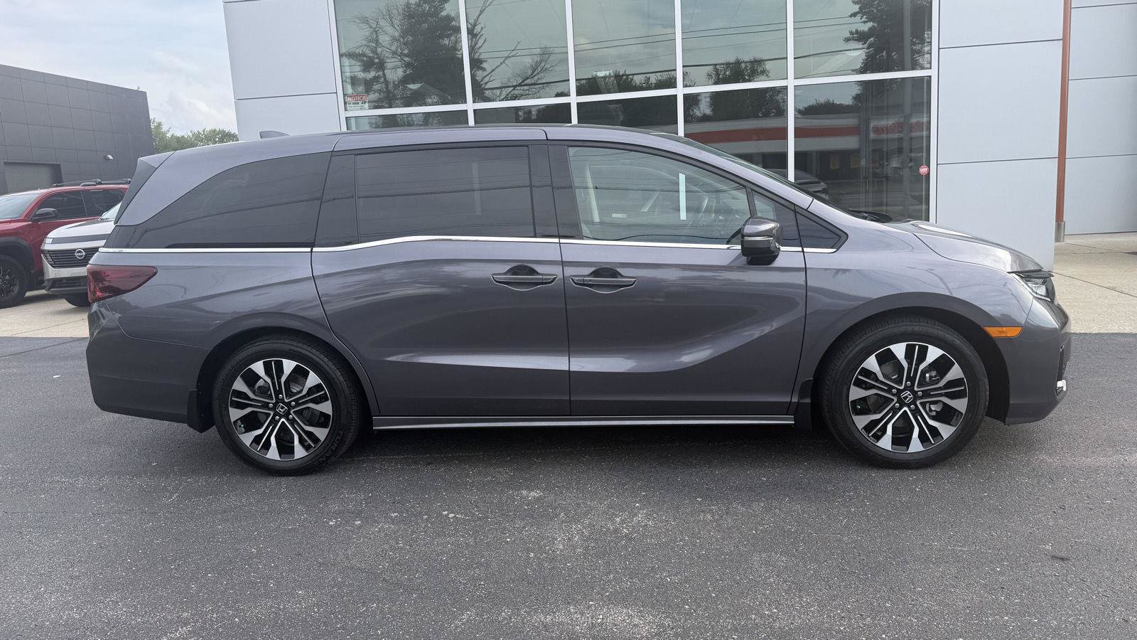 Used 2026 Honda Odyssey Elite image 1