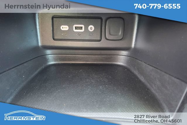 Used 2023 Chevrolet Equinox LT FWD image 22