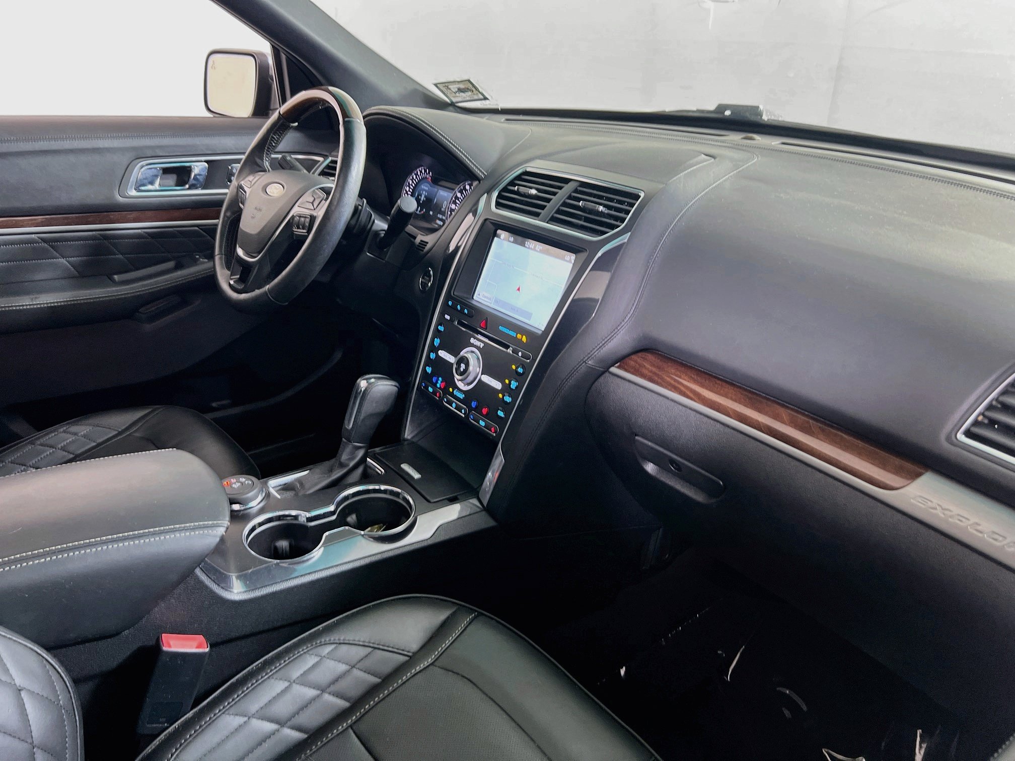 Used 2017 Ford Explorer Platinum AWD/4WD image 30