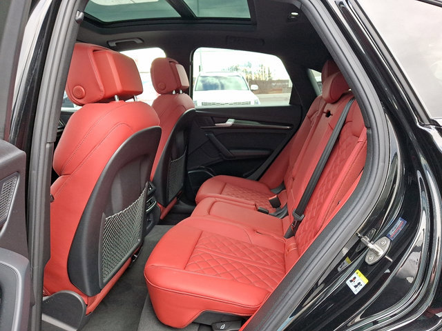 Used 2024 Audi SQ5 Prestige image 10
