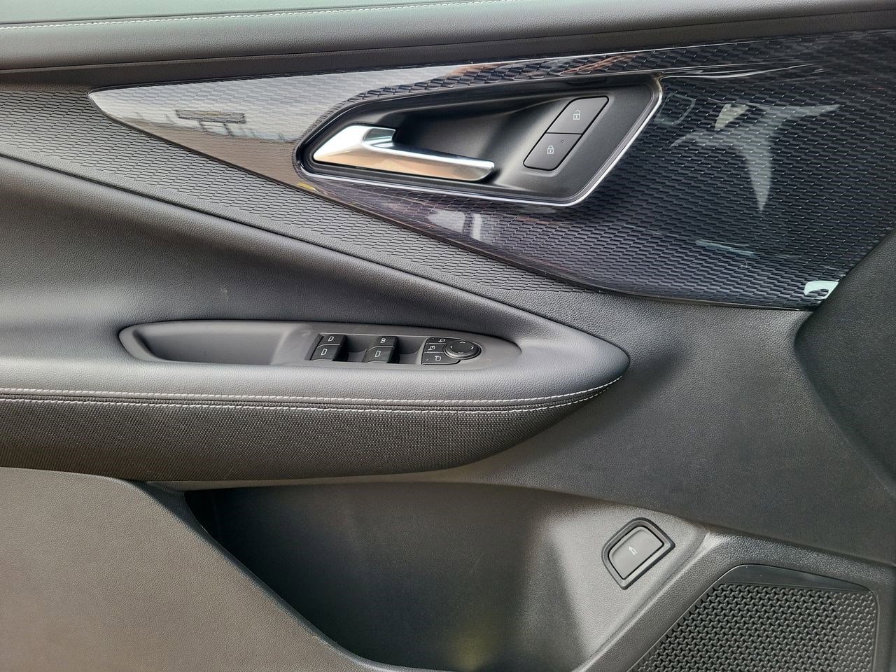 Used 2026 Chevrolet Blazer EV LT w/ LPO, Blackout Package image 26