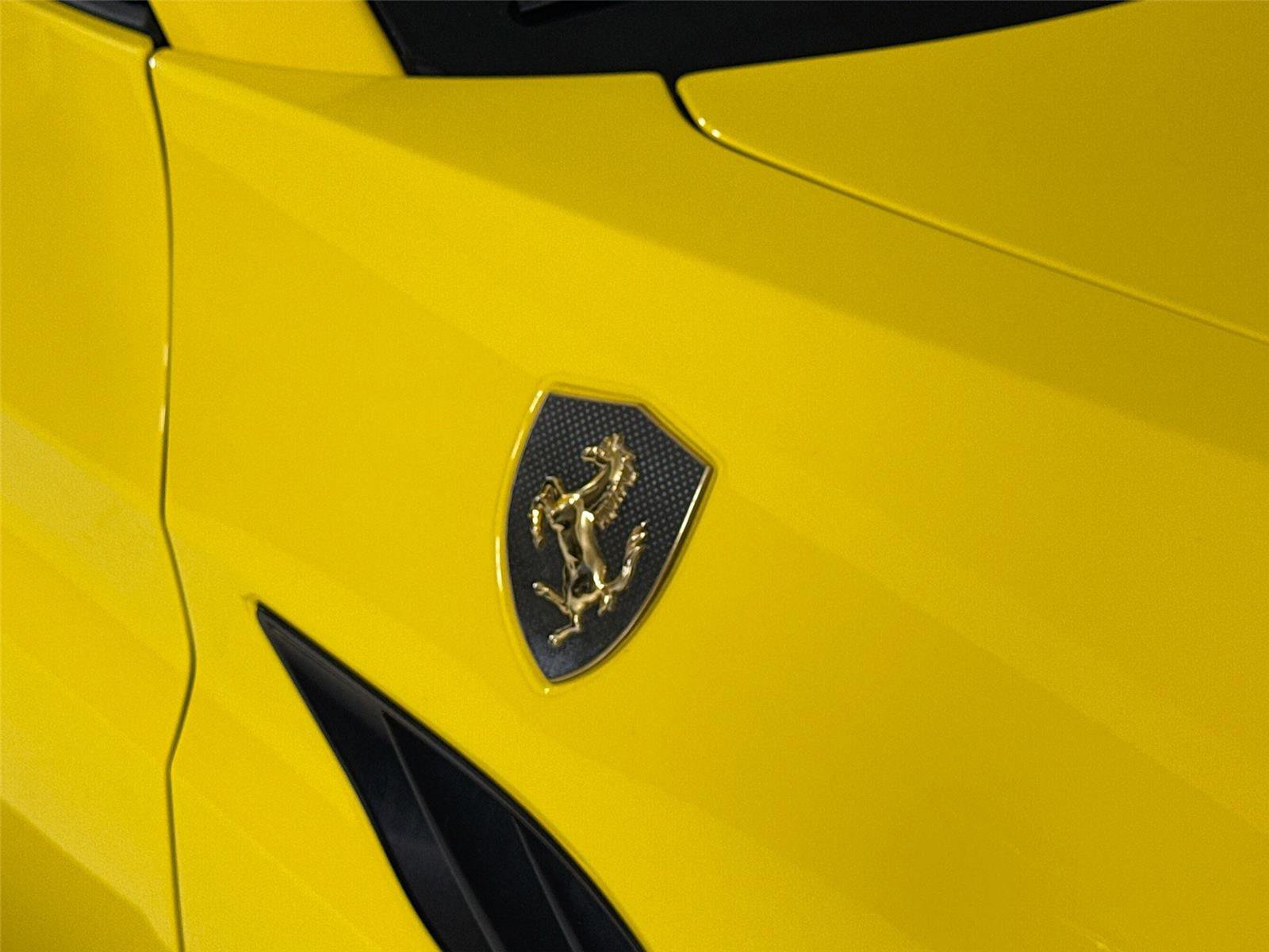 Used 2014 Ferrari California image 33