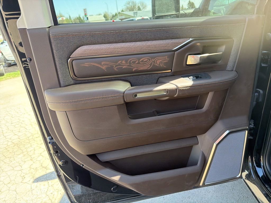 New 2026 RAM 2500 Limited AWD/4WD image 13