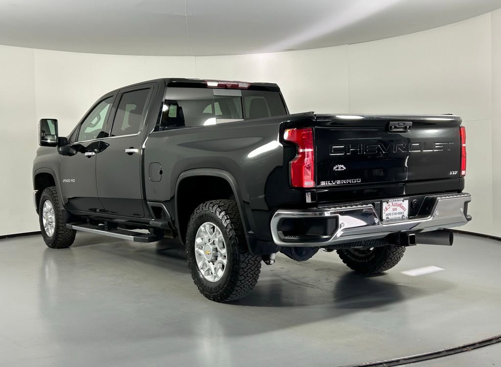 Used 2024 Chevrolet Silverado 2500 LTZ w/ LTZ Convenience Package AWD/4WD image 5