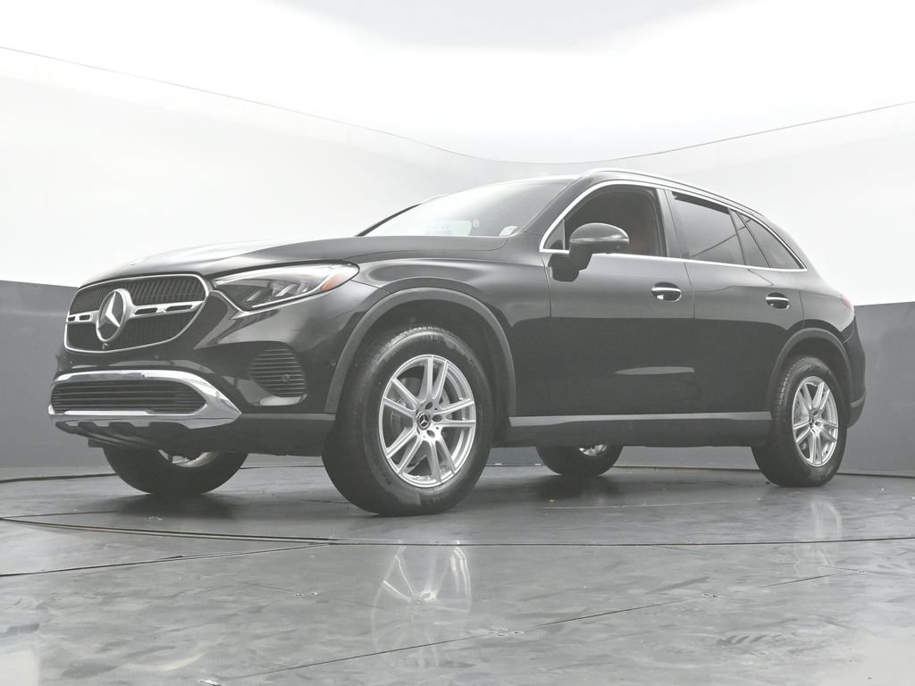 Used 2023 Mercedes-Benz GLC 300 4MATIC w/ Exclusive Trim Package image 48