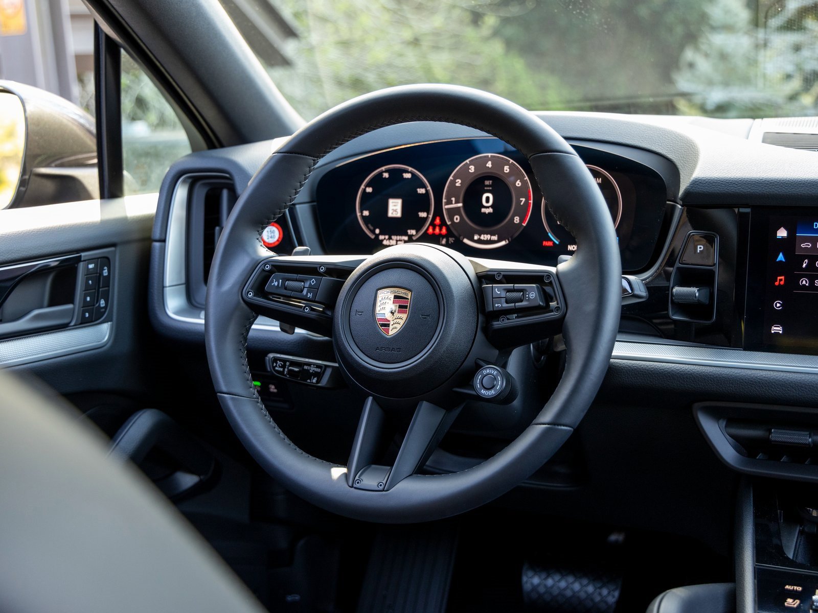 Certified 2025 Porsche Cayenne Coupe image 41