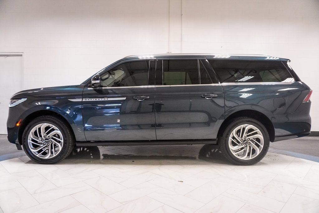 Used 2025 Lincoln Navigator L Reserve AWD/4WD image 37