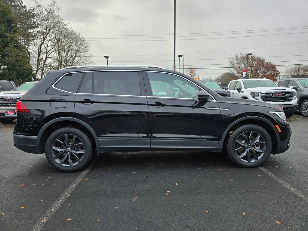 Used 2022 Volkswagen Tiguan SE image 2