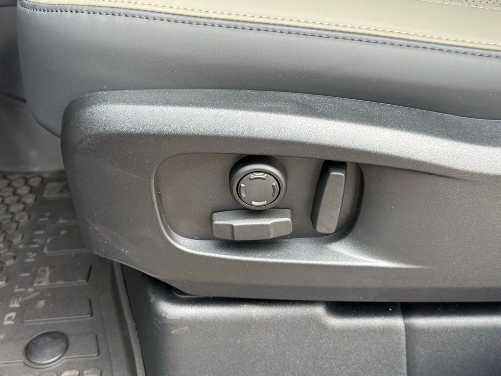 New 2026 Land Rover Defender 110 S image 13