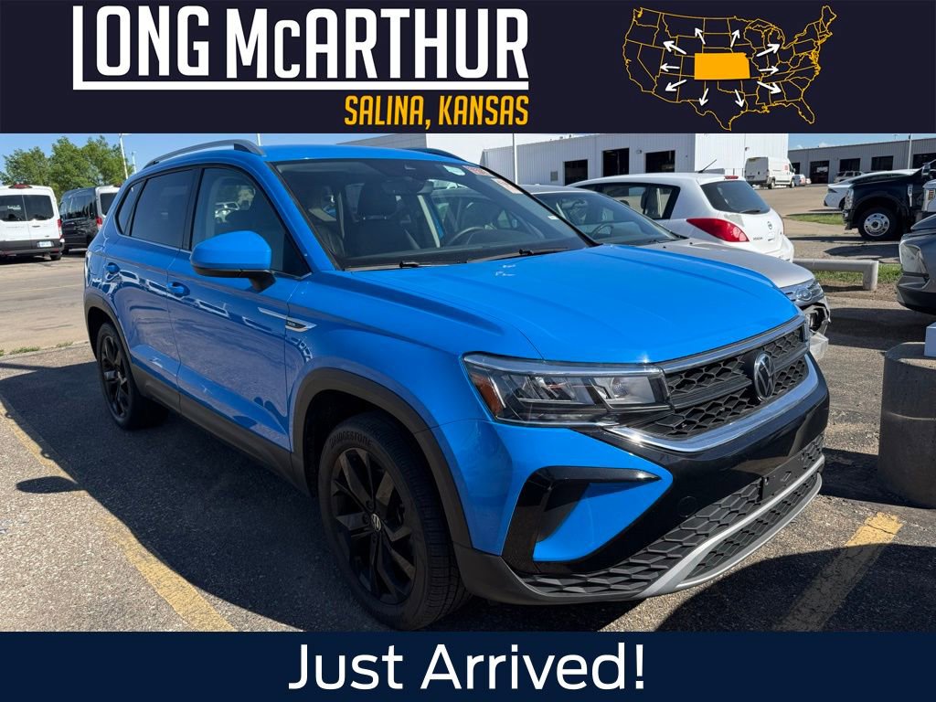 Used 2022 Volkswagen Taos SE AWD/4WD image 1