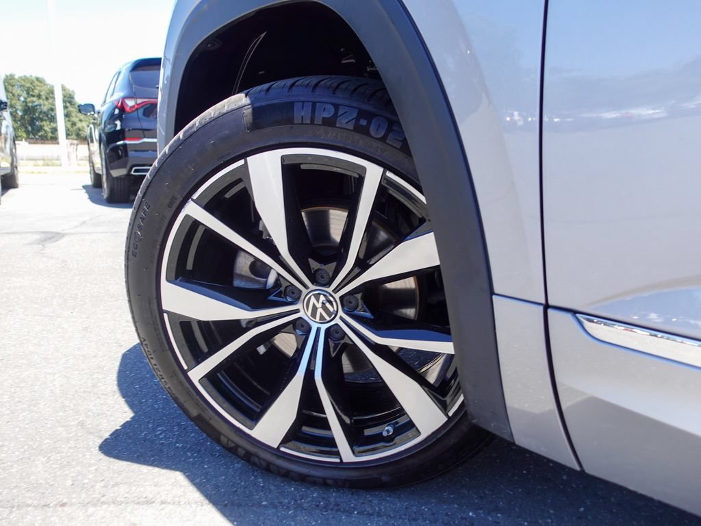 Used 2024 Volkswagen Atlas SEL Premium R-Line AWD/4WD image 10