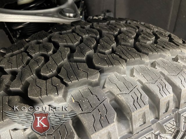 New 2025 Ford Bronco Outer Banks w/ Sasquatch Package image 8