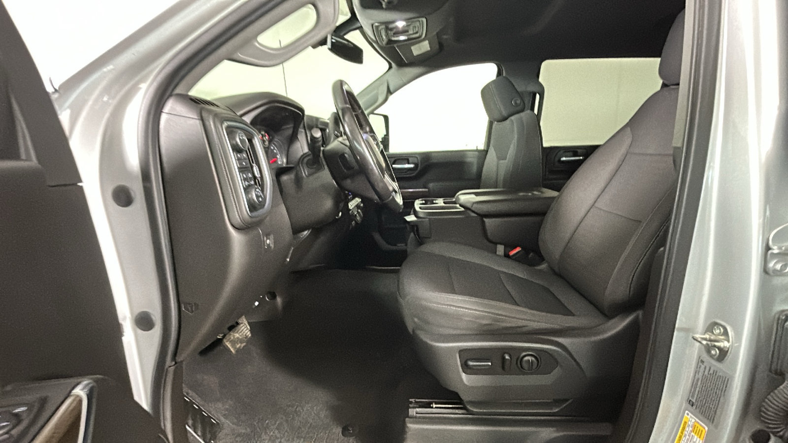 Used 2021 Chevrolet Silverado 2500 LT w/ Convenience Package AWD/4WD image 13