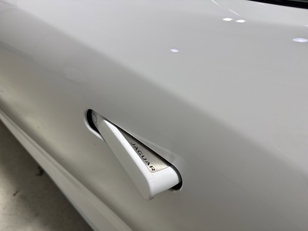Used 2024 Jaguar F-TYPE R image 7