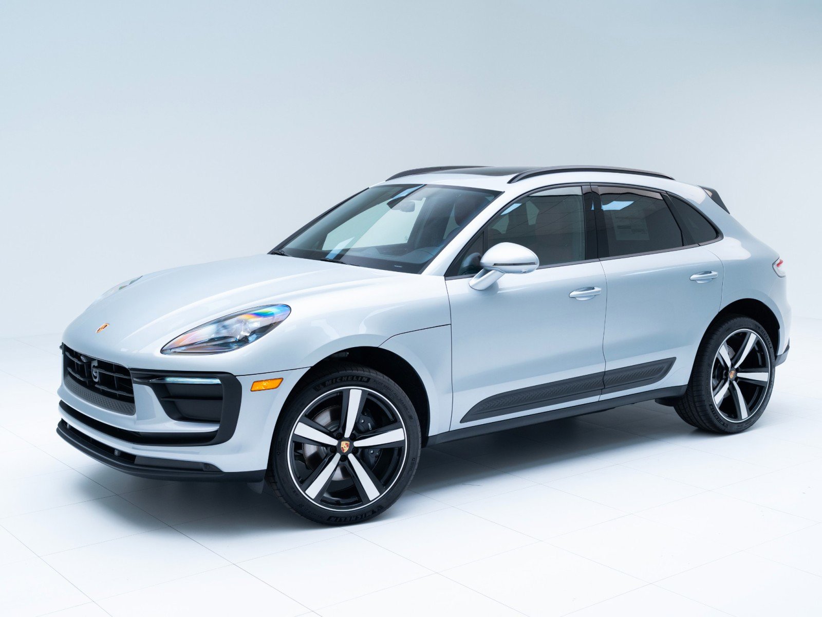 New 2026 Porsche Macan image 1