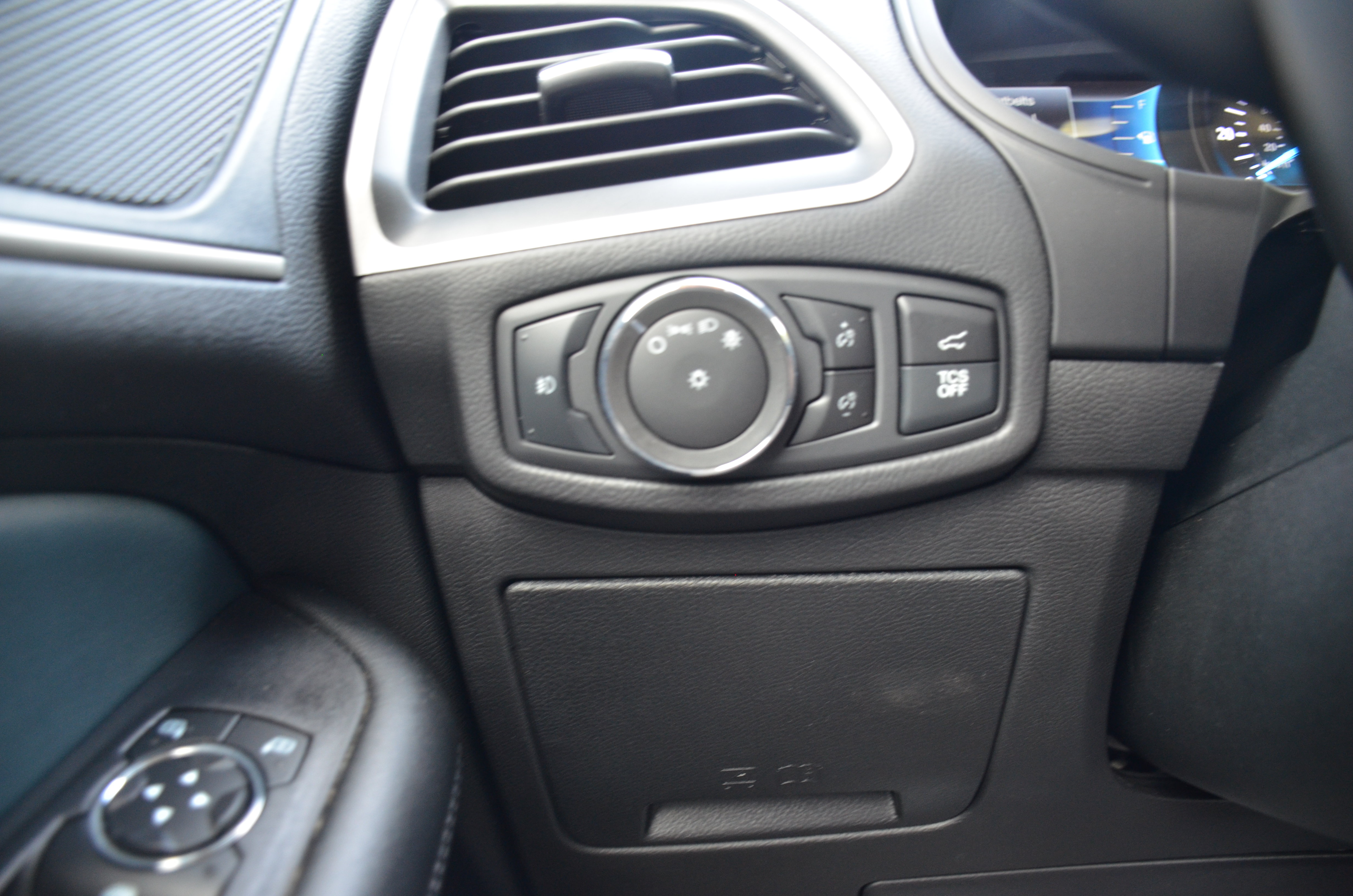 Used 2023 Ford Edge SEL w/ Sport Appearance Package AWD/4WD image 48