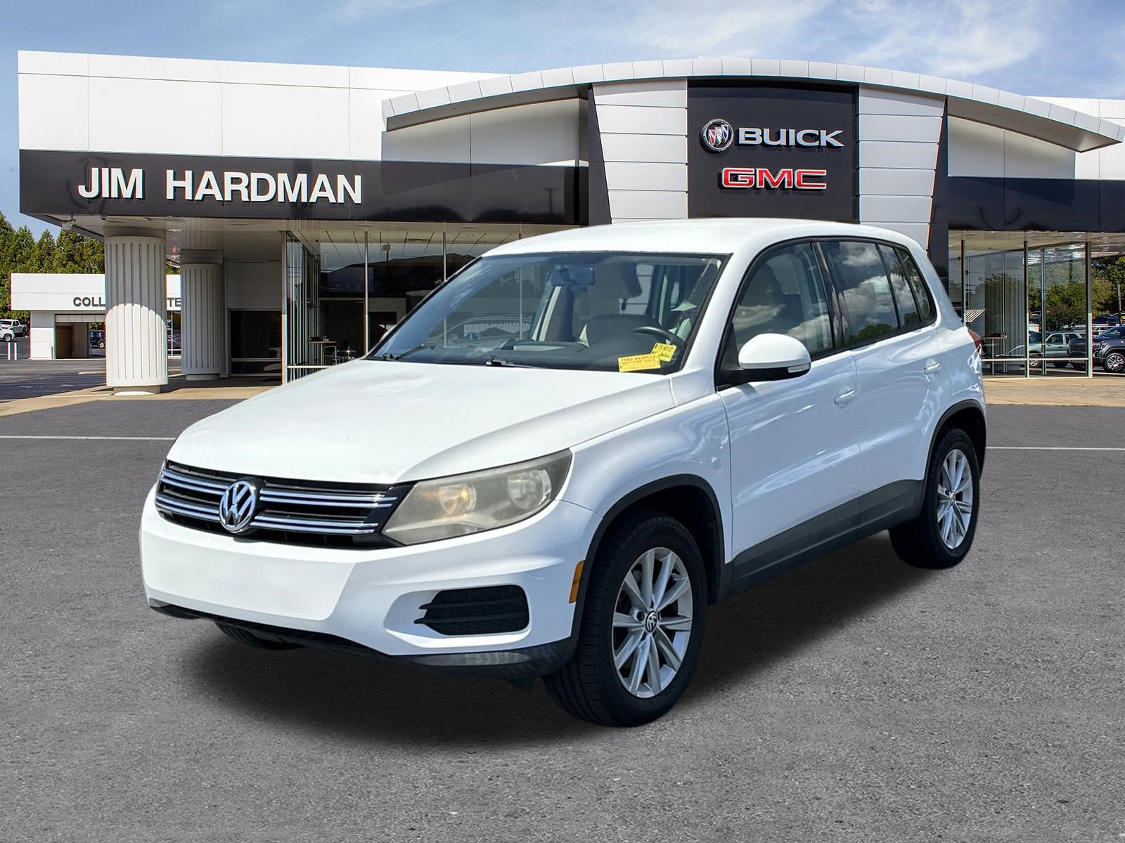 Used 2014 Volkswagen Tiguan S image 3