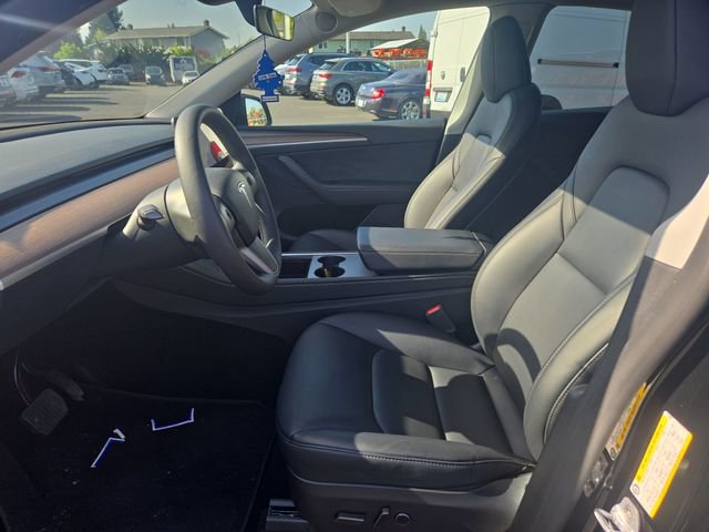 Used 2024 Tesla Model Y Long Range AWD/4WD image 10