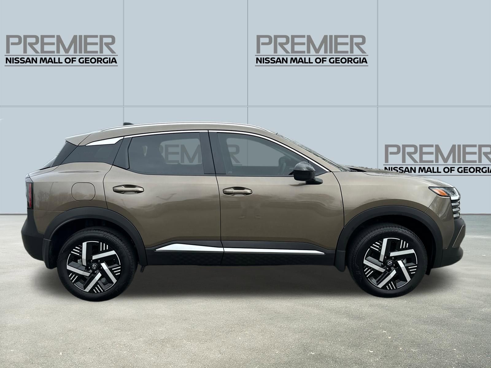 Used 2026 Nissan Kicks SV image 4