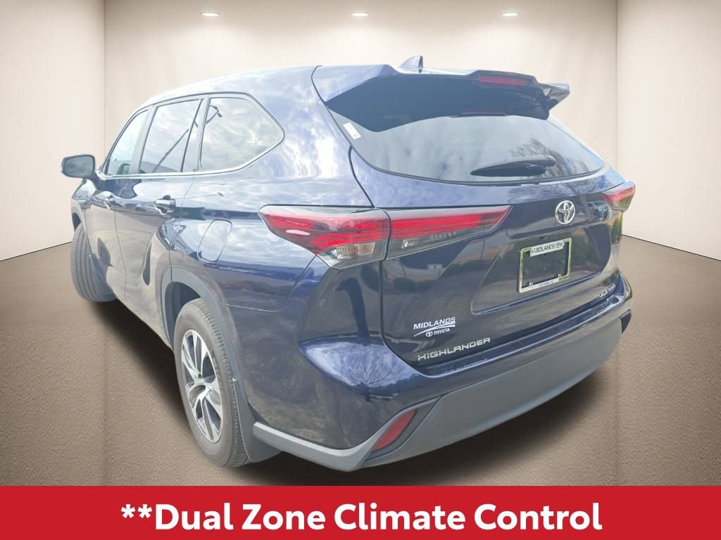 Used 2024 Toyota Highlander XLE image 5