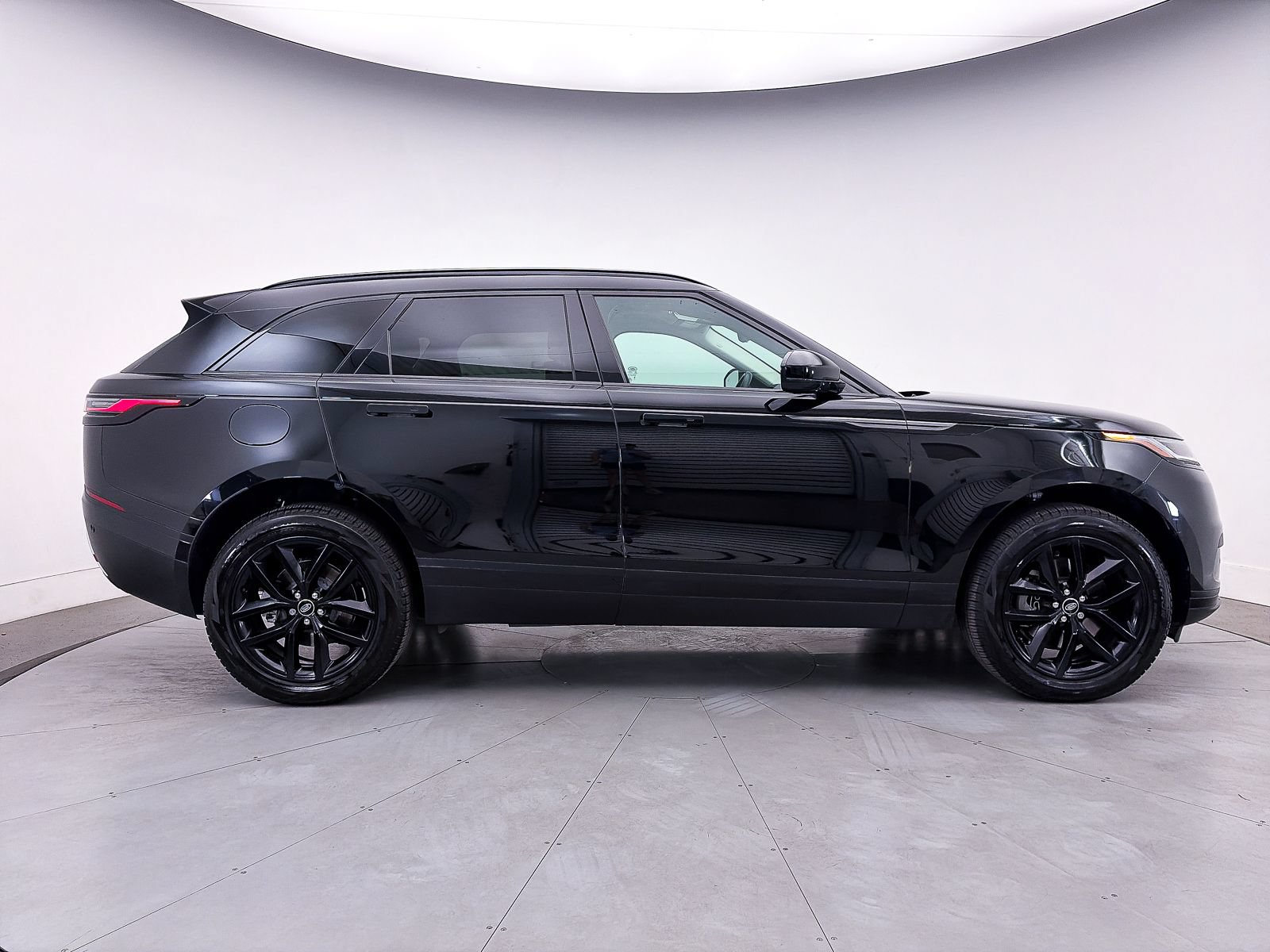 Used 2024 Land Rover Range Rover Velar S AWD/4WD image 43