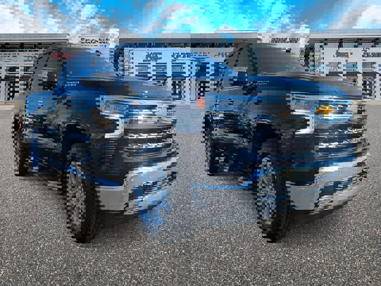 Used 2025 Chevrolet Silverado 1500 LTZ w/ LTZ Premium Package image 2