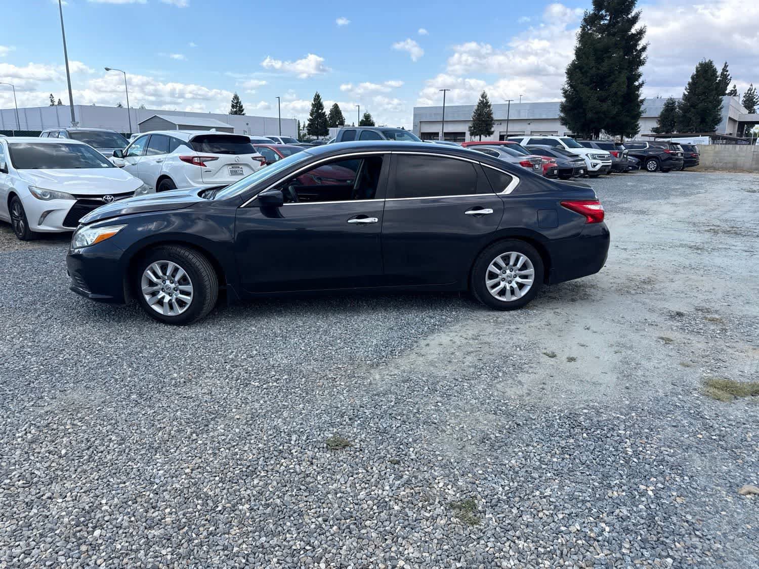 Used 2016 Nissan Altima 2.5 S w/ Power Driver Seat Package FWD image 8