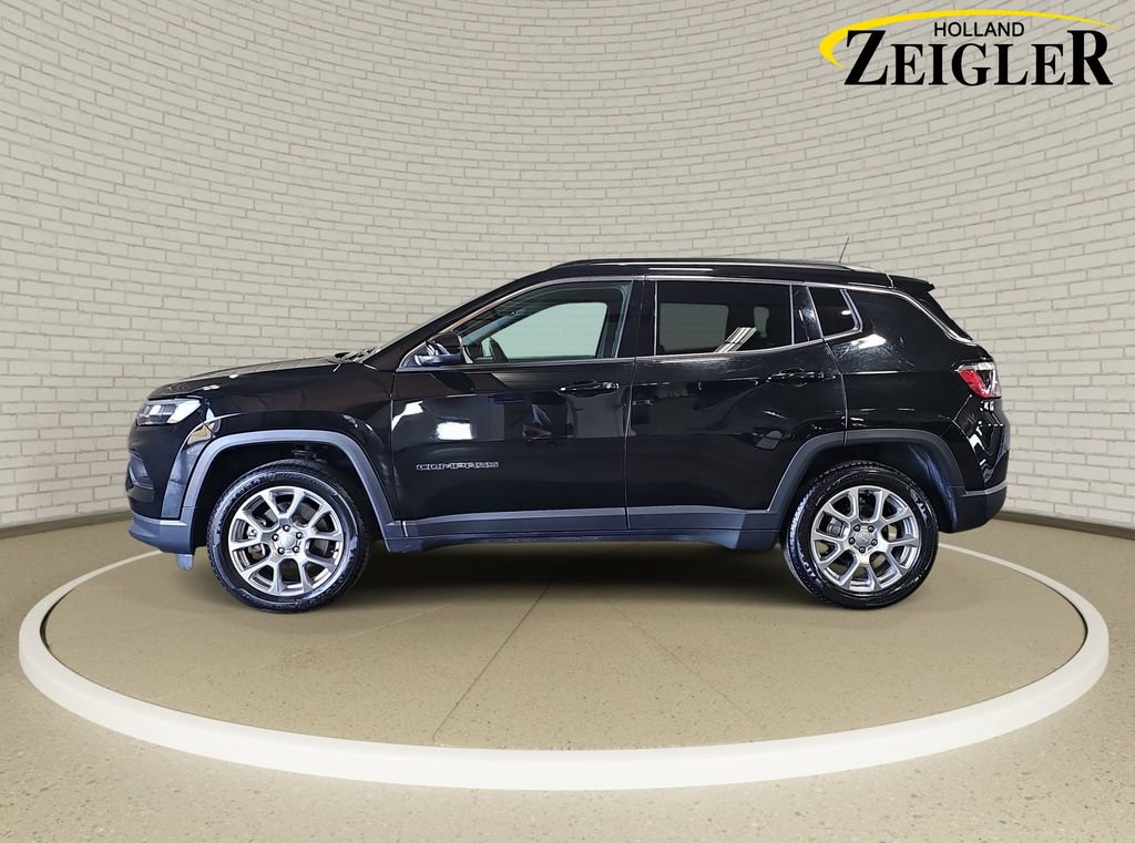 Used 2024 Jeep Compass Latitude AWD/4WD image 8