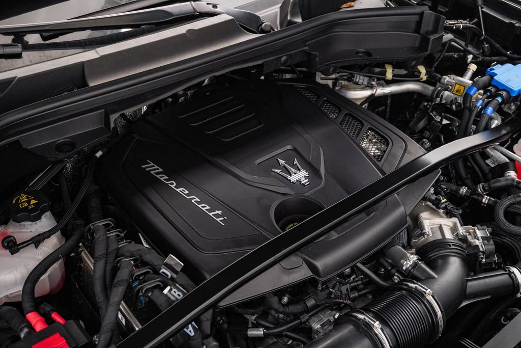 Used 2025 Maserati Grecale GT AWD/4WD image 28
