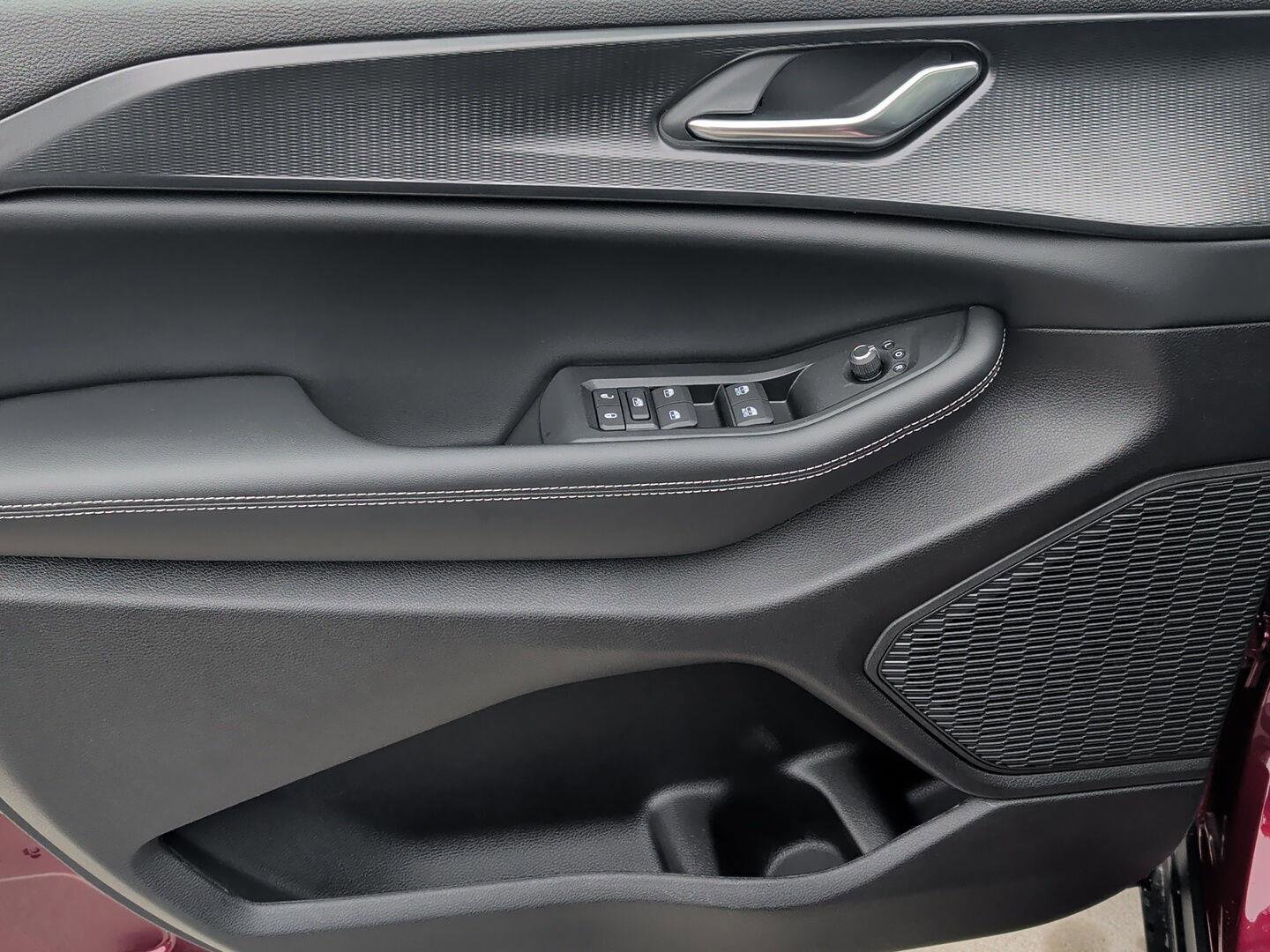 New 2025 Jeep Grand Cherokee Laredo image 13