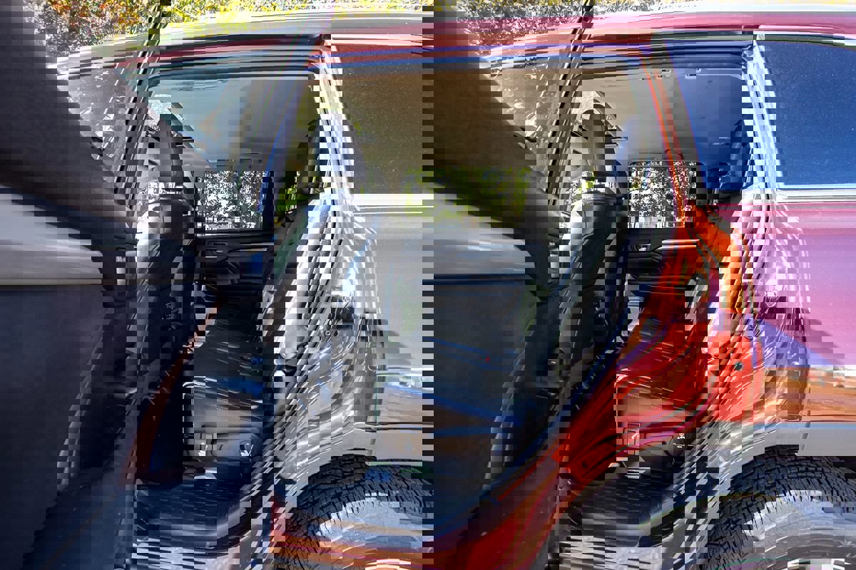 Used 2015 Toyota Highlander XLE image 26