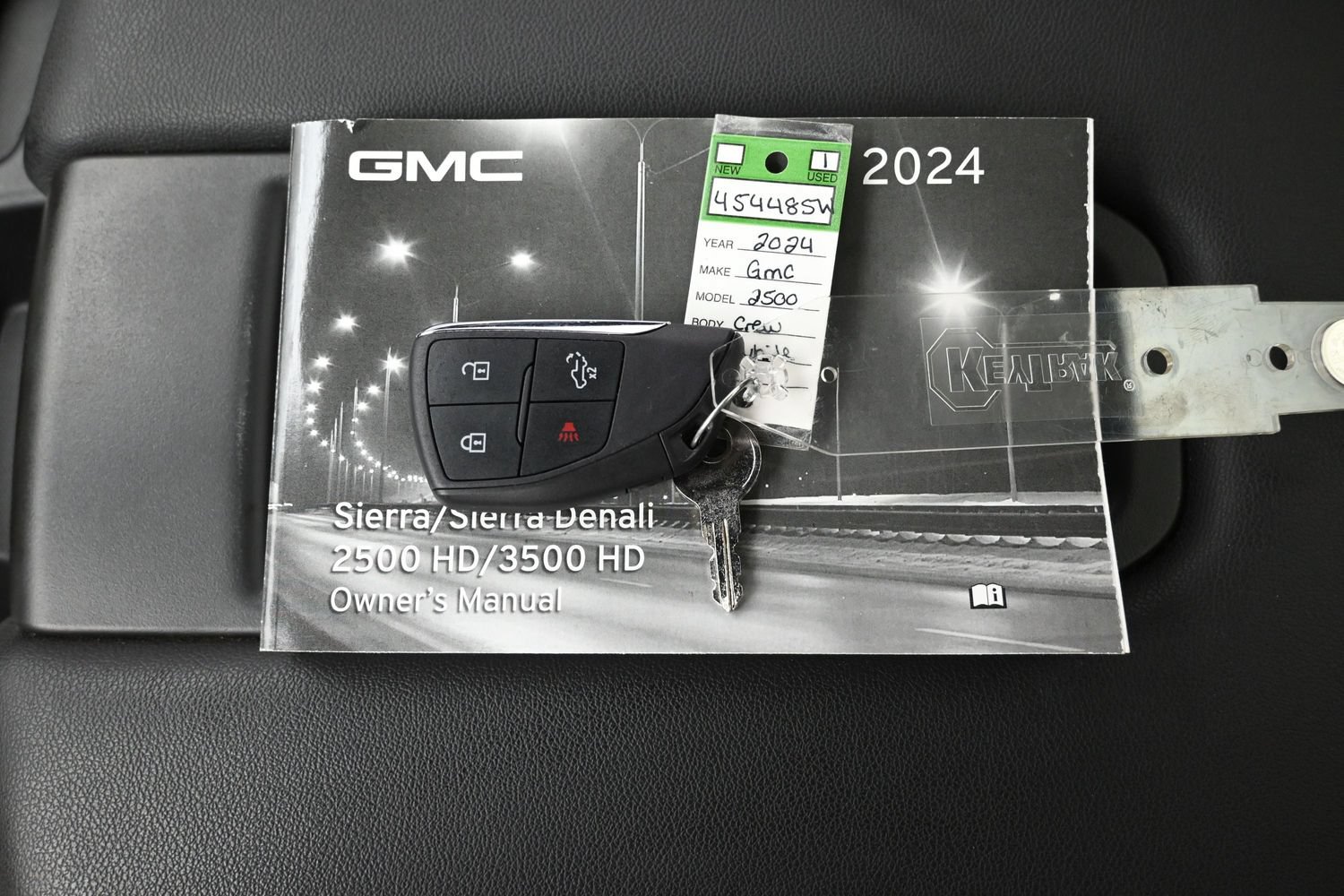 Used 2024 GMC Sierra 2500 Pro w/ Convenience Package RWD image 17