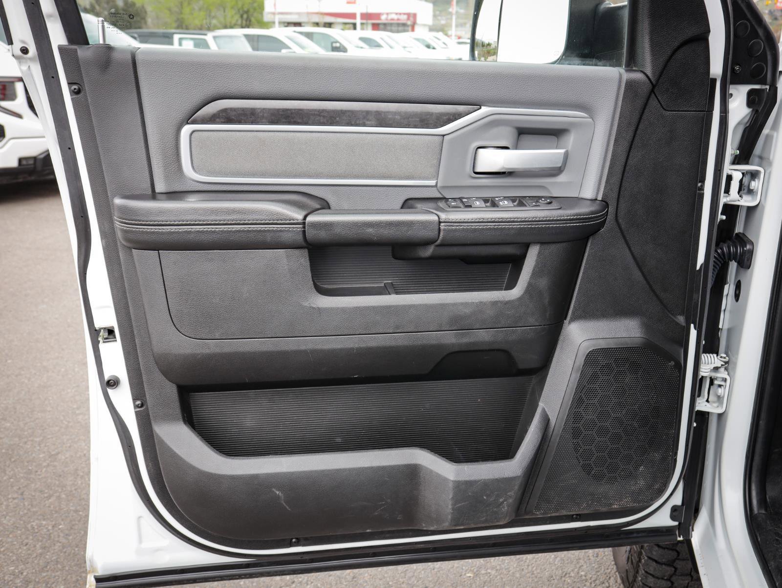 Used 2022 RAM 2500 Big Horn w/ Cold Weather Group AWD/4WD image 15