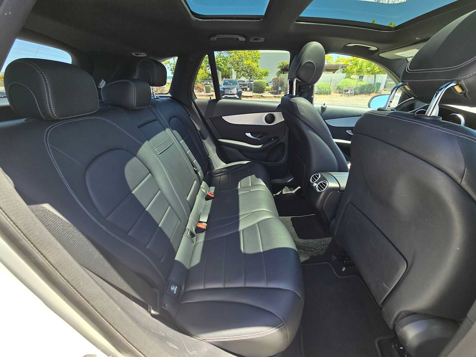 Used 2021 Mercedes-Benz GLC 300 4MATIC image 12
